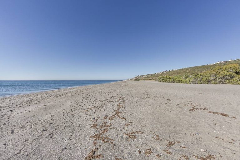 Playa del Negro